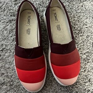 Toms shoes - 8.5 woman’s